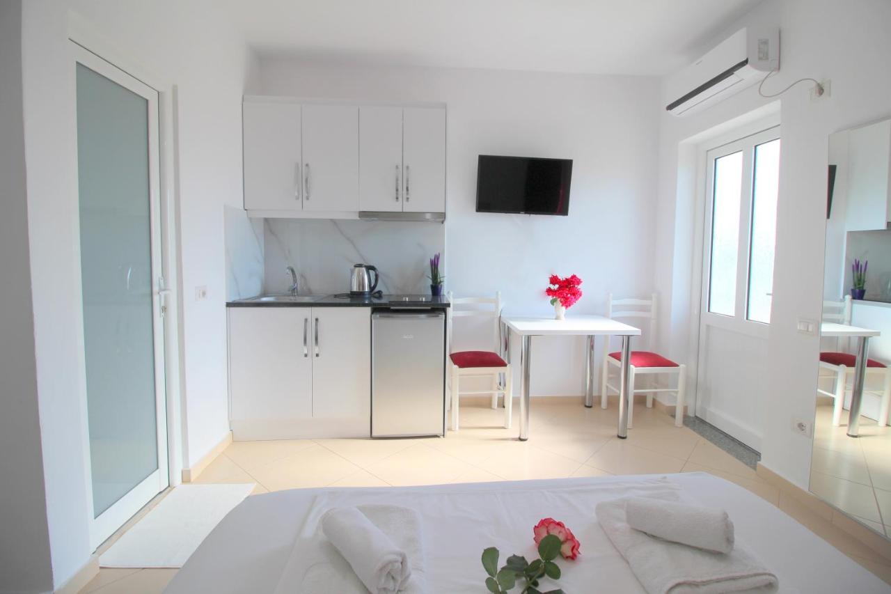 Emerald Inn Ksamil Exteriér fotografie